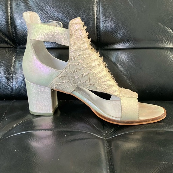 Women’s size 38 Spanish leather Miista- London Cream 2.5” Shoes - Imperfect - Picture 2 of 16